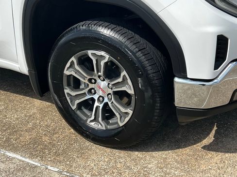 Used 2024 GMC Sierra 1500 SLT image 13