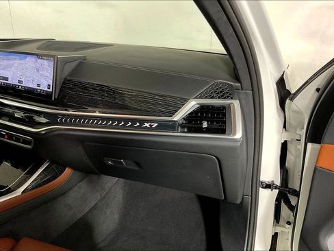 Used 2025 BMW X7 xDrive40i w/ Executive Package AWD/4WD image 16