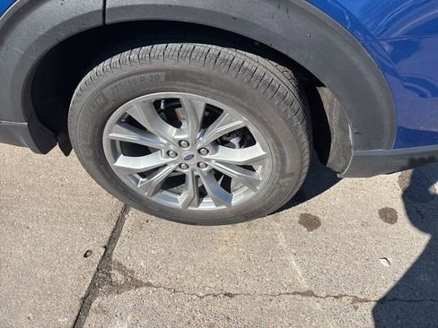 Used 2020 Ford Explorer XLT w/ Equipment Group 202A image 3