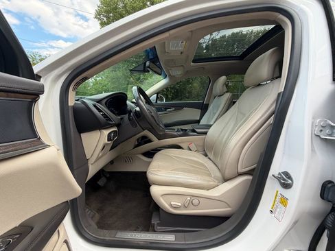 Used 2016 Lincoln MKX Reserve w/ Climate Package AWD/4WD image 18