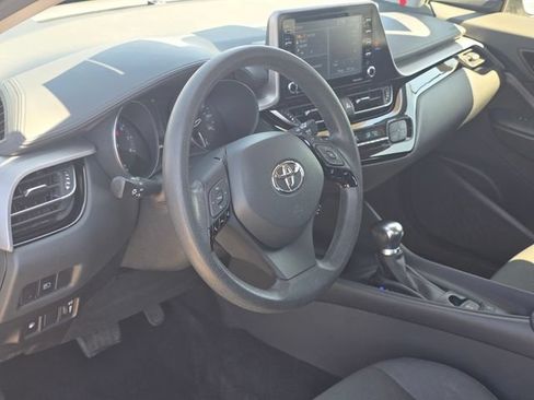 Used 2021 Toyota C-HR LE FWD image 7