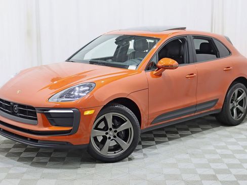 Used 2025 Porsche Macan AWD/4WD image 7