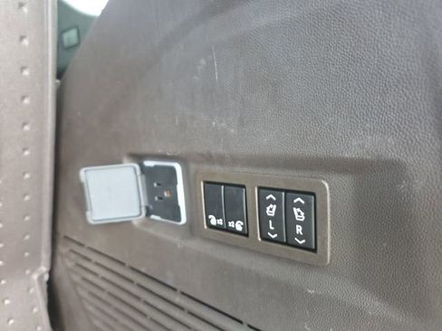 Used 2022 Chevrolet Tahoe LT w/ Luxury Package image 34