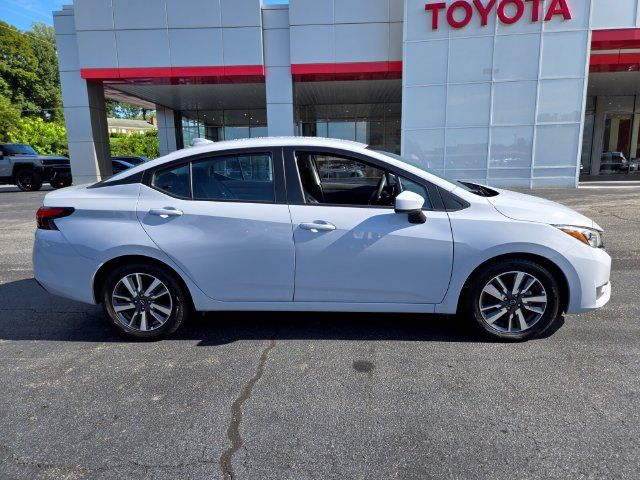 Used 2025 Nissan Versa SV FWD image 10