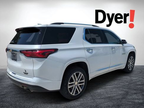 Used 2023 Chevrolet Traverse High Country FWD image 3