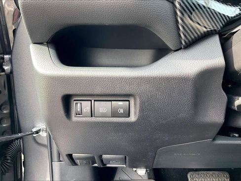 Used 2025 Toyota RAV4 XLE image 36