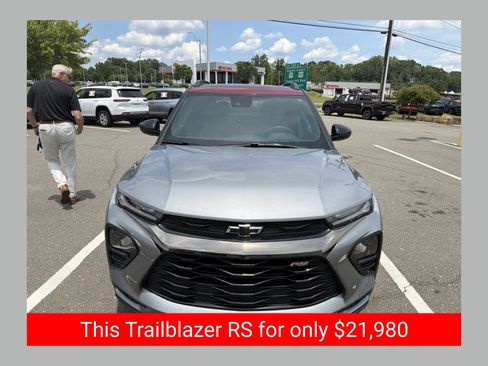 Used 2023 Chevrolet TrailBlazer RS FWD image 1