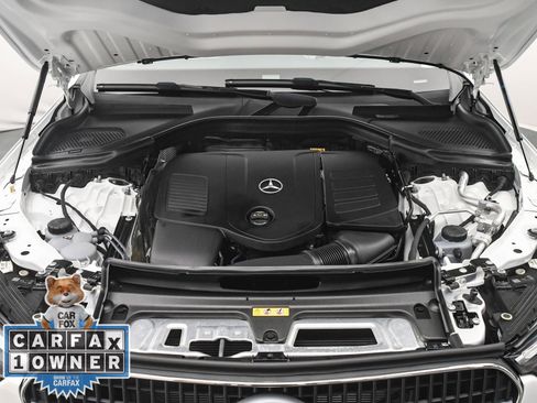 Used 2025 Mercedes-Benz GLC 300 4MATIC image 30
