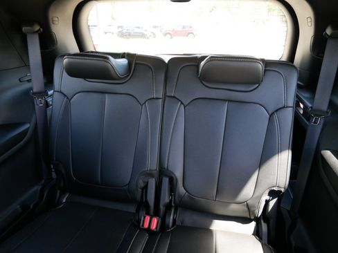 New 2025 Jeep Grand Cherokee L Limited w/ Black Appearance Package AWD/4WD image 8