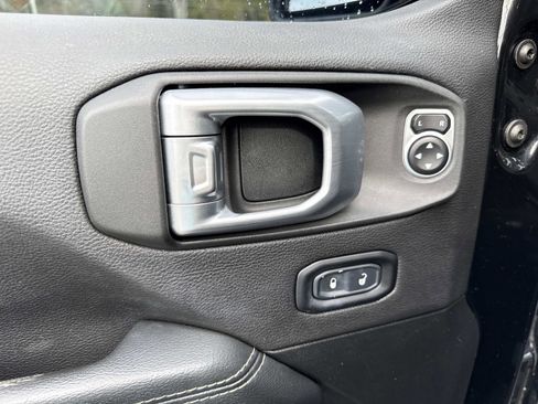 Used 2021 Jeep Gladiator Overland w/ Safety Group image 18