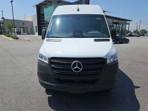 New 2025 Mercedes-Benz Sprinter 2500 image 12