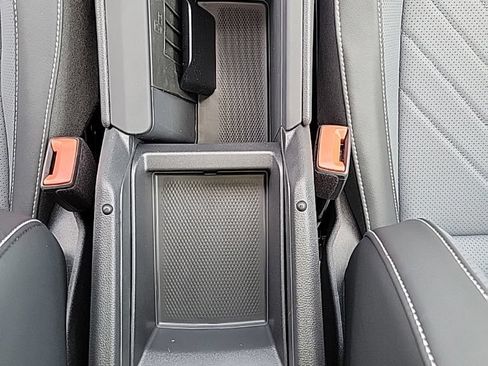 New 2026 Volkswagen Tiguan SE AWD/4WD image 40