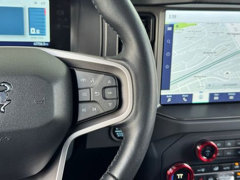 Used 2024 Ford Bronco Badlands image 8