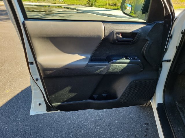 Used 2022 Toyota Tacoma SR RWD image 14