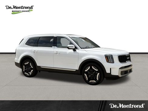 Used 2023 Kia Telluride EX w/ EX Captain's Chair Package AWD/4WD image 3