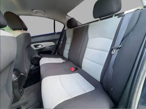 Used 2015 Chevrolet Cruze LS FWD image 25
