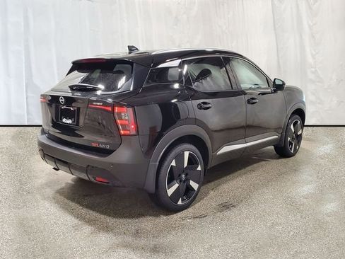 Used 2025 Nissan Kicks SR image 4