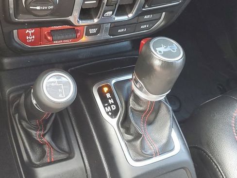 Used 2018 Jeep Wrangler Unlimited Rubicon AWD/4WD image 29