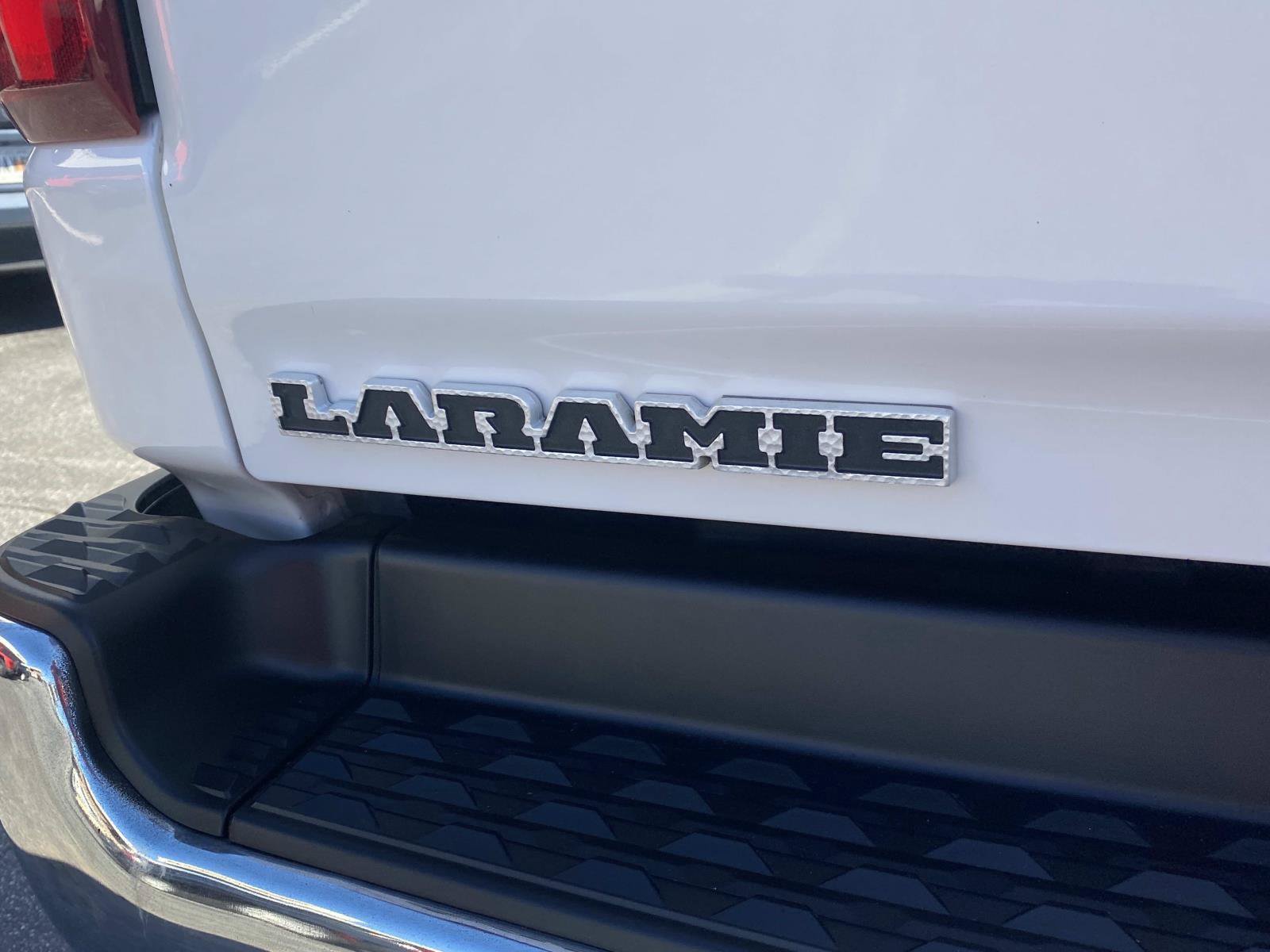 Used 2019 RAM 1500 Laramie AWD/4WD image 5