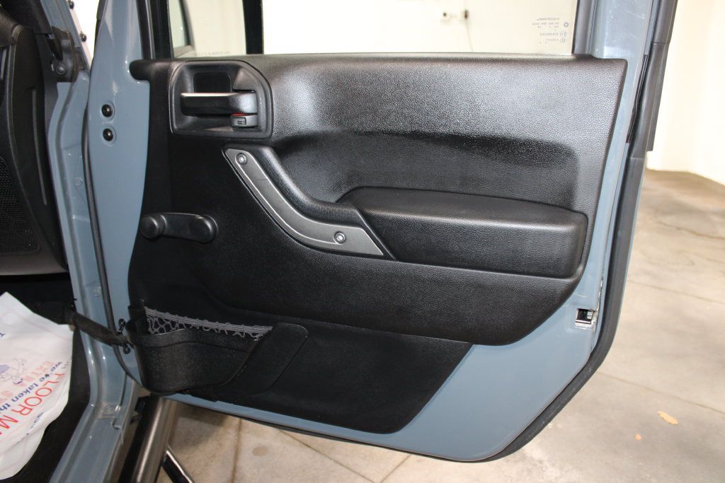Used 2015 Jeep Wrangler Unlimited Sport AWD/4WD image 38