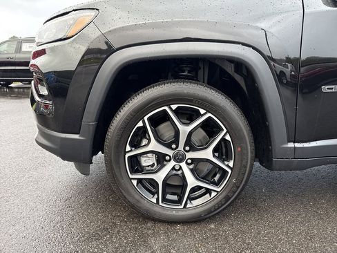 New 2026 Jeep Compass Limited image 9