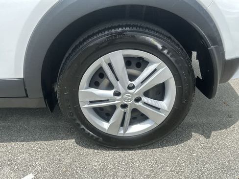 Used 2024 Nissan Kicks S FWD image 10