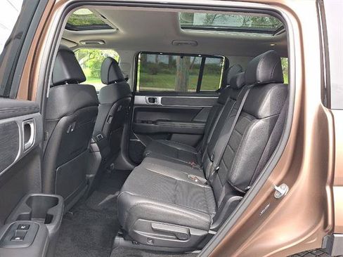 Certified 2024 Hyundai Santa Fe Limited AWD/4WD image 12