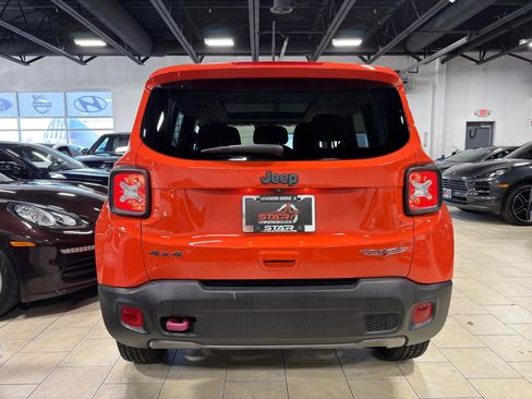 Used 2019 Jeep Renegade Trailhawk image 5