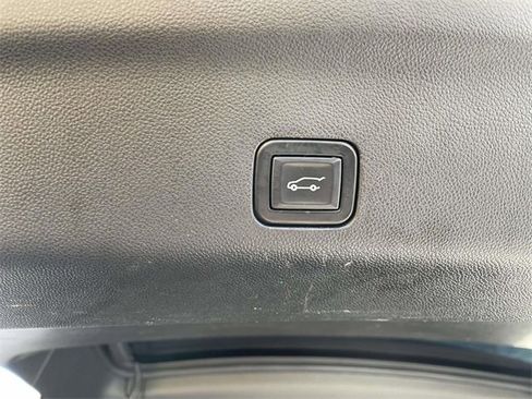 Used 2021 Chevrolet Tahoe Z71 image 33