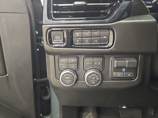 Used 2026 GMC Yukon AT4 w/ AT4 Premium Plus Package AWD/4WD image 39