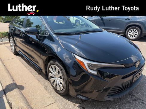 Used 2025 Toyota Corolla LE FWD image 1