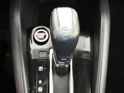 Used 2020 Nissan Versa SR FWD image 34