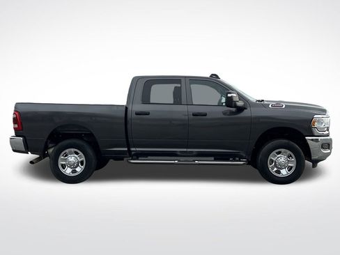 Used 2024 RAM 2500 Tradesman w/ Chrome Appearance Group image 37