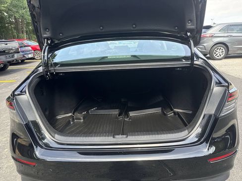 Used 2023 Honda Accord EX image 21