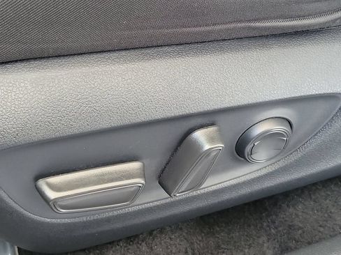 Used 2024 Toyota RAV4 XLE FWD image 22