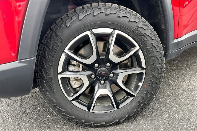 Used 2025 Jeep Compass Trailhawk AWD/4WD image 8