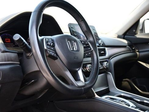 Used 2021 Honda Accord Touring image 16