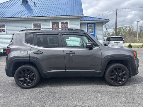 Used 2016 Jeep Renegade Latitude AWD/4WD image 9
