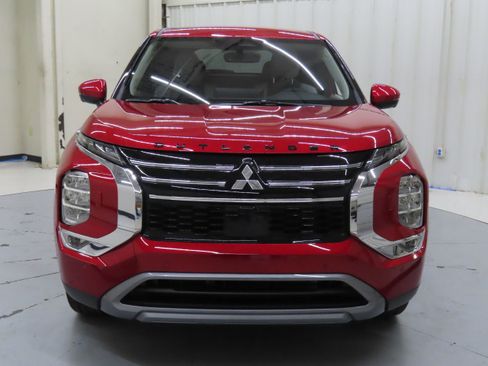 New 2025 Mitsubishi Outlander SE image 8