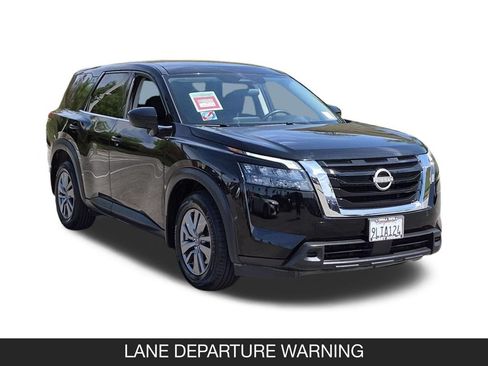 Used 2024 Nissan Pathfinder S FWD image 2