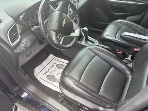 Used 2022 Chevrolet Trax LT w/ Premium Seat Package AWD/4WD image 20