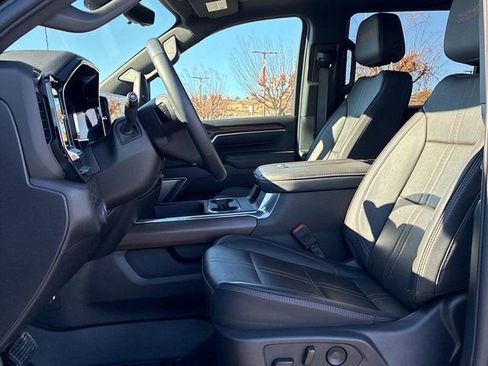 Used 2025 Chevrolet Silverado 3500 High Country w/ High Country Premium Package image 14