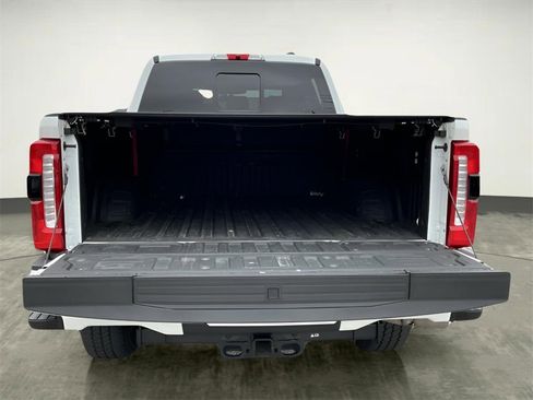 Certified 2024 Ford F250 Lariat w/ Black Appearance Package image 22