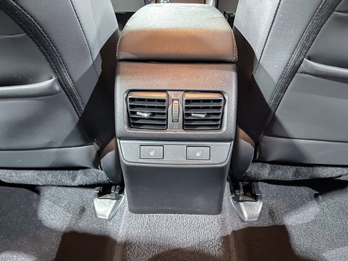 Used 2017 Subaru Outback 2.5i Limited image 29