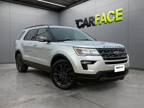 Used 2018 Ford Explorer XLT w/ Equipment Group 202A AWD/4WD image 1