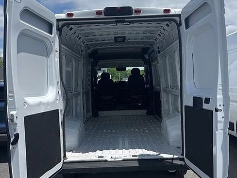 Used 2026 RAM ProMaster 2500 w/ Convenience Group FWD image 11