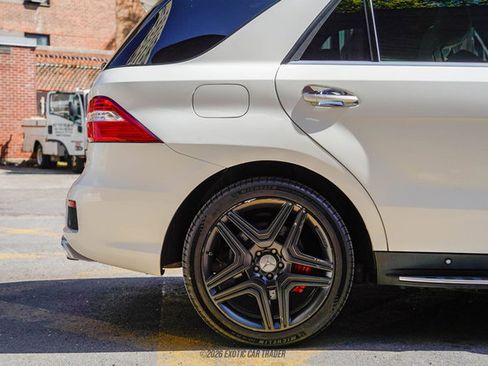 Used 2015 Mercedes-Benz ML 63 AMG 4MATIC image 10