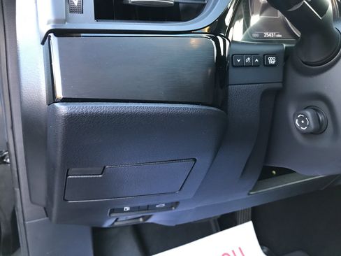 Used 2023 Lexus ES 300h w/ Premium Package image 15