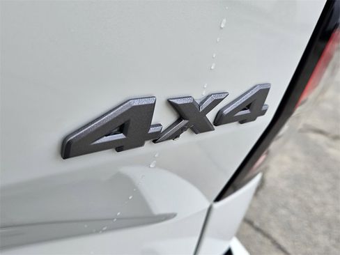 New 2026 Nissan Frontier SV image 9