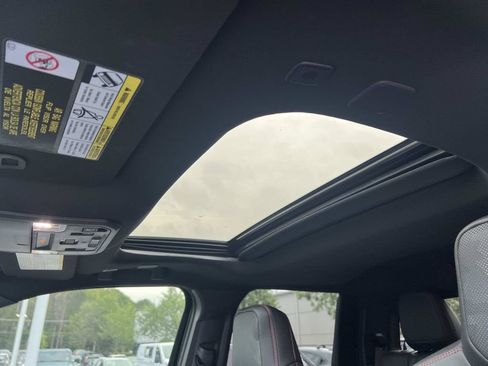 Used 2025 Toyota Tacoma TRD Pro AWD/4WD image 26